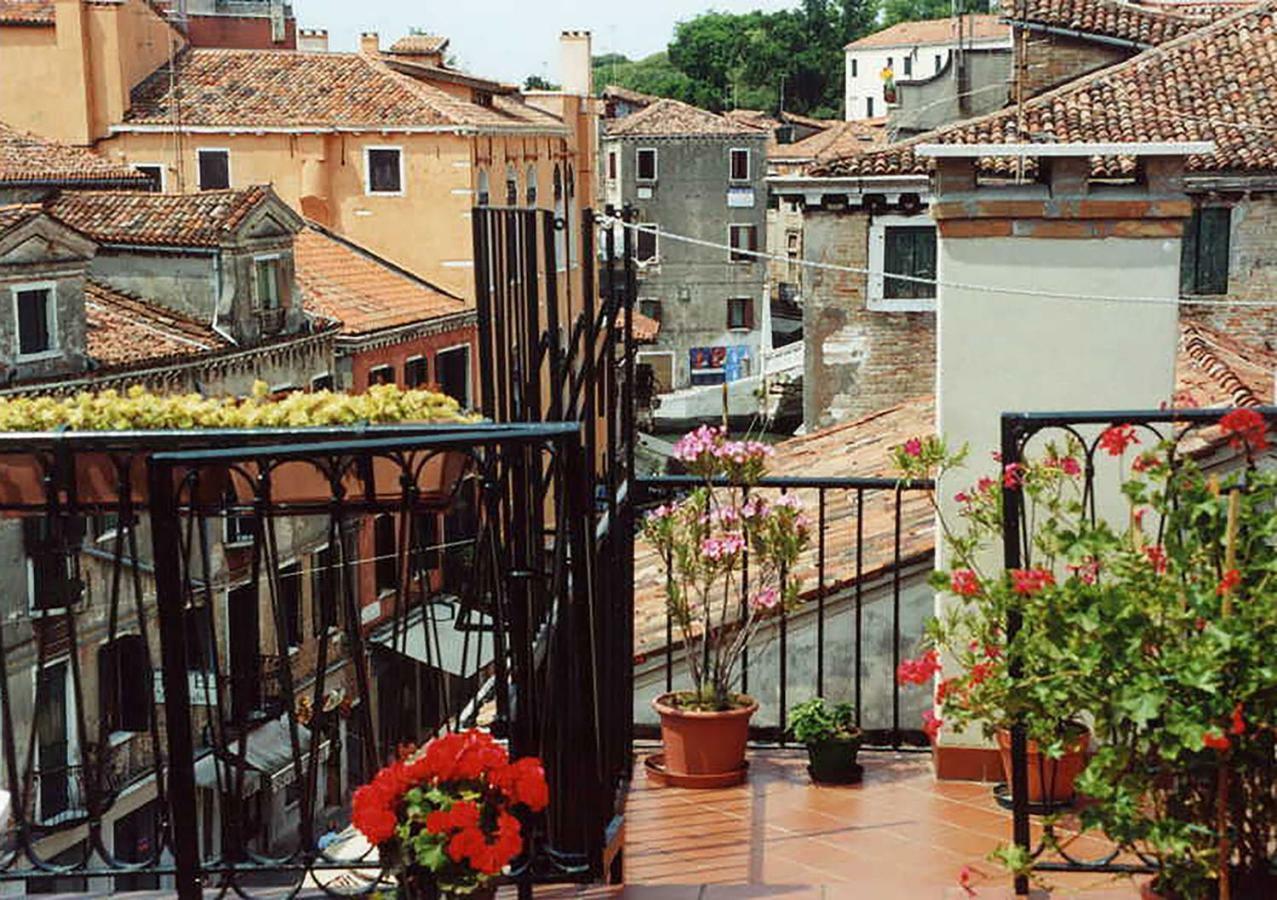 Hotel Le Mansarde Deluxe à Venise Extérieur photo